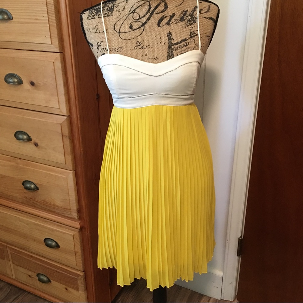 Beautiful spring cocktail dress yellow and white.